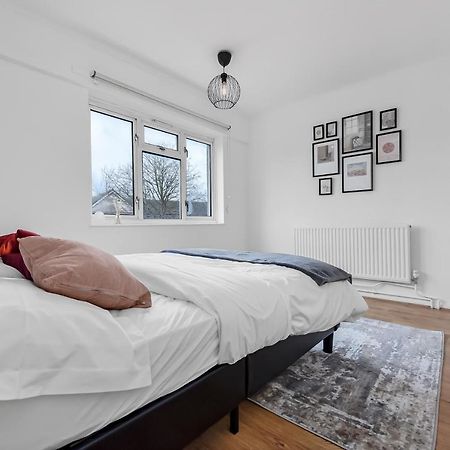 Stylish Excel 3 Bedroom Flat Лондон Екстер'єр фото