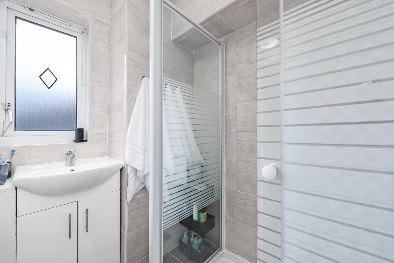Stylish Excel 3 Bedroom Flat Лондон Екстер'єр фото