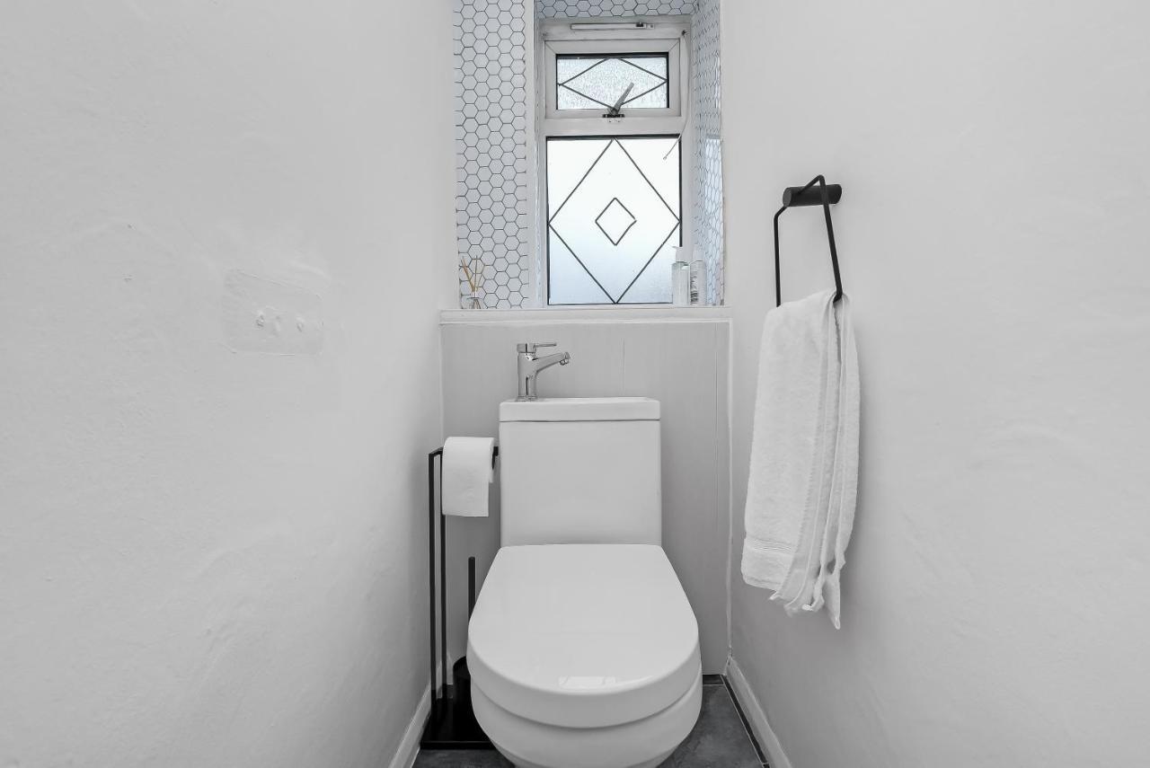 Stylish Excel 3 Bedroom Flat Лондон Екстер'єр фото