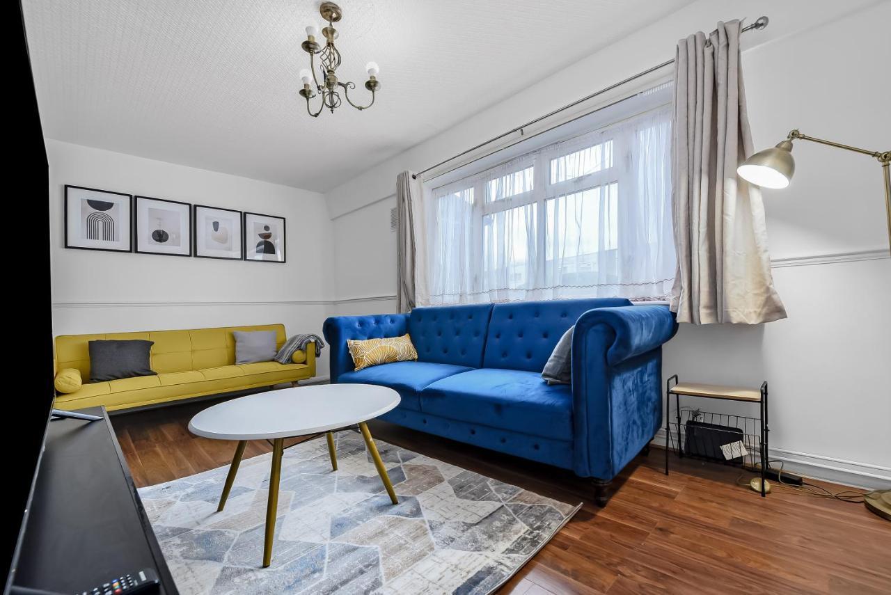 Stylish Excel 3 Bedroom Flat Лондон Екстер'єр фото